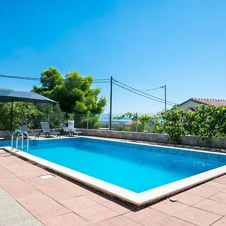 Oasis Rudine (Kastela)