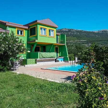 Oasis * Rudine (Kastela)