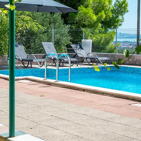 Oasis * Rudine (Kastela)